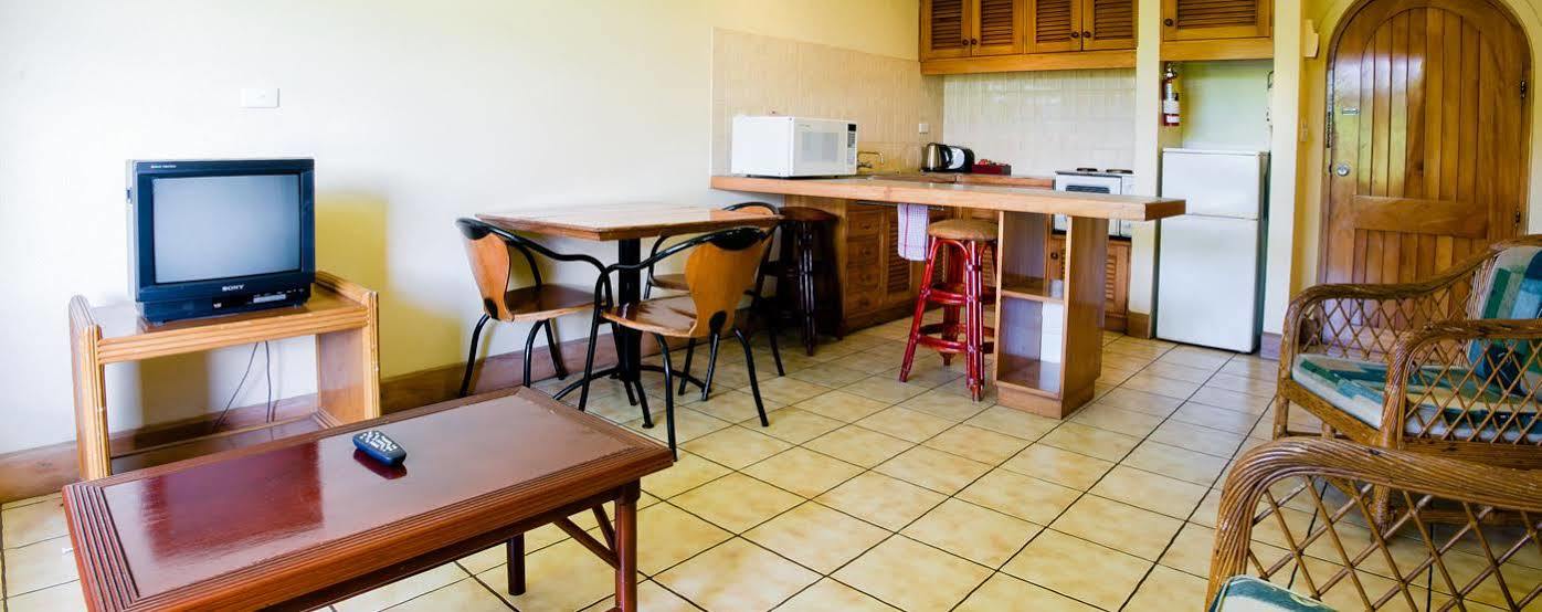 Tanoa Apartments Nadi Buitenkant foto